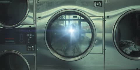 ภาพตัวอย่าง a4f1 Alex Warren - Ordinary Official Video