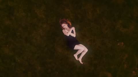ภาพตัวอย่าง Féa - Shades of Blue (Official Video)