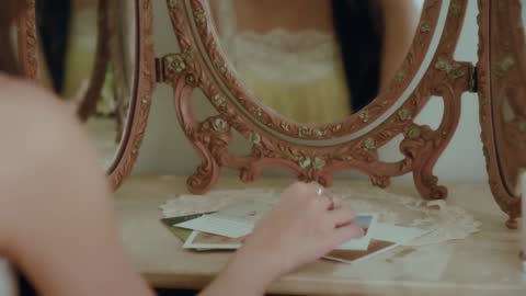 ภาพตัวอย่าง ชั่วคราวหรือค้างคืนตลอดไป Ost. เงาใต้พระจันทร์ Moonshadow - EMIBONNIE [ OFFICIAL MV ]